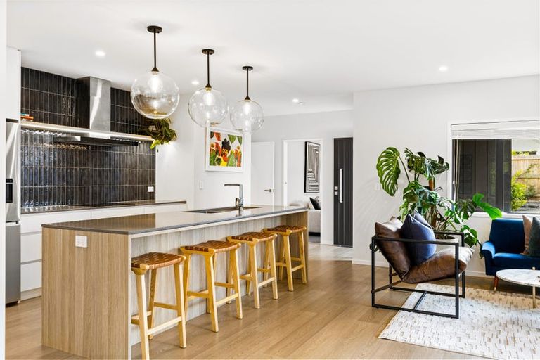 Photo of property in 75 Glenvar Ridge Road, Long Bay, Auckland, 0630