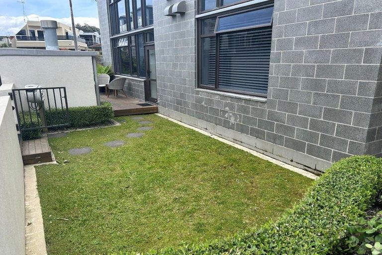 Photo of property in Vivaldi Apartments, 8/48 Marine Parade, Mount Maunganui, 3116