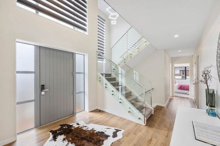 Photo of property in 12a Sheridan Drive, New Lynn, Auckland, 0600