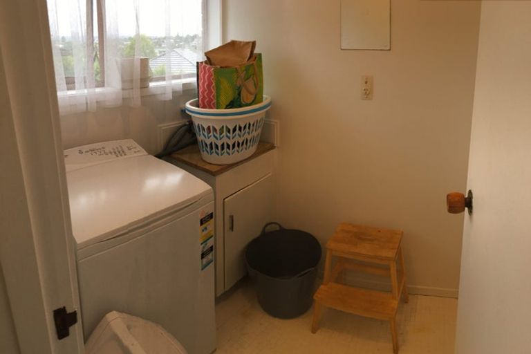 Photo of property in 1/38 Kirrie Avenue, Te Atatu South, Auckland, 0610