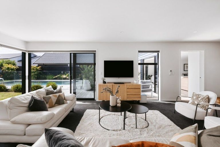 Photo of property in 15 Cassinia Close, Papamoa Beach, Papamoa, 3118