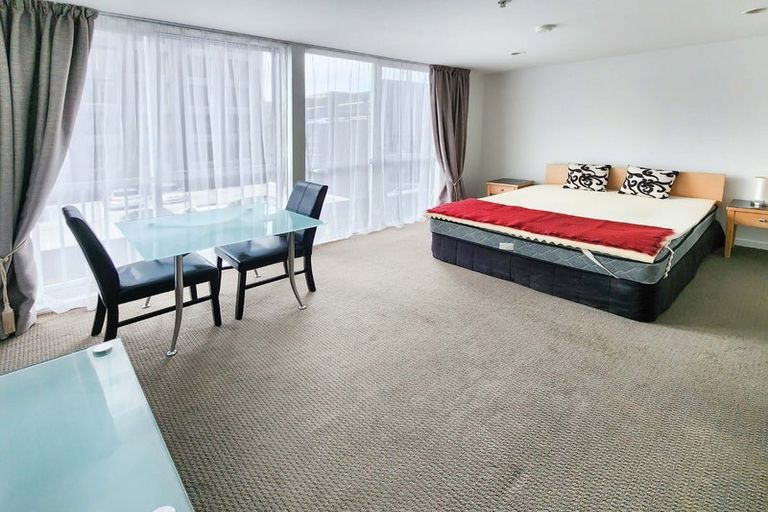 Photo of property in Terrace Heights Apartments, 2/163p The Terrace, Wellington Central, Wellington, 6011