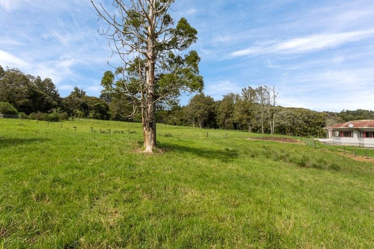 Photo of property in 369 Mangakura Road, Helensville, 0875