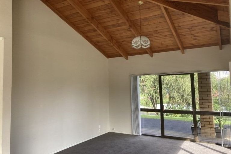 Photo of property in 1 Crowden Place, Harrowfield, Hamilton, 3210