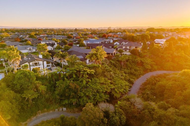 Photo of property in 15 The Esplanade, Huntington, Hamilton, 3210