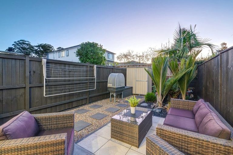 Photo of property in 11 Cambie Avenue, Red Beach, 0932