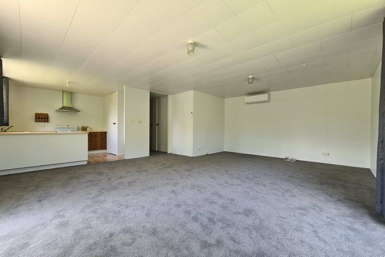 Photo of property in 1/9 Kirrie Avenue, Te Atatu South, Auckland, 0610