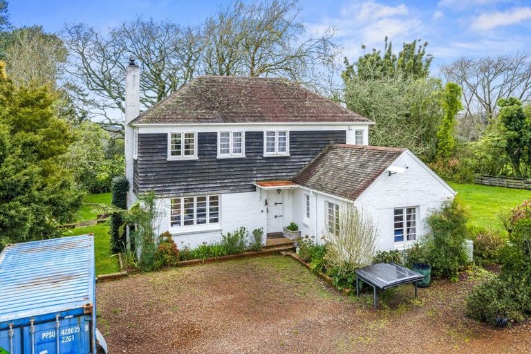 Photo of property in 86 Tawa Road, Kumeu, 0891