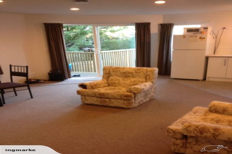 Photo of property in 8 Kopiko Way, Brooklyn, Wellington, 6021