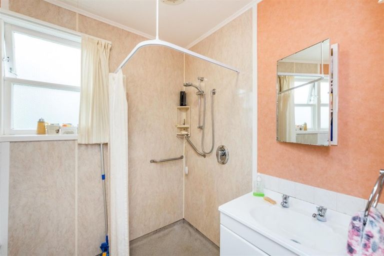 Photo of property in 6 Dalrymple Place, Marton, 4710