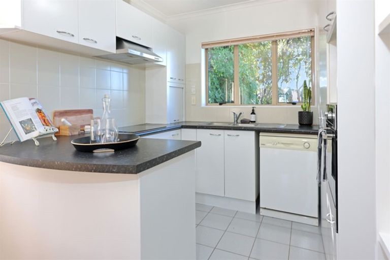 Photo of property in 40 Basra Drive, Henderson, Auckland, 0612