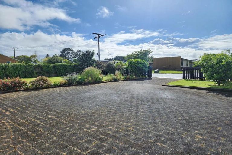 Photo of property in 44 Donnelly Street, Oakura, 4314