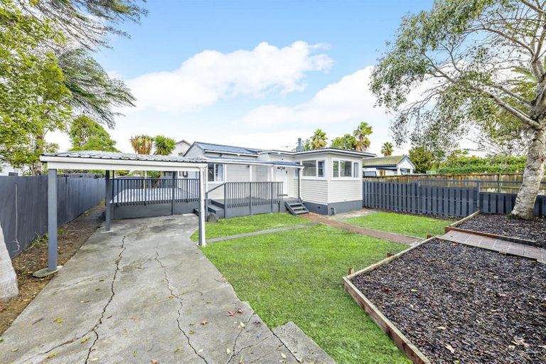 Photo of property in 1/25 Blanes Road, Weymouth, Auckland, 2103