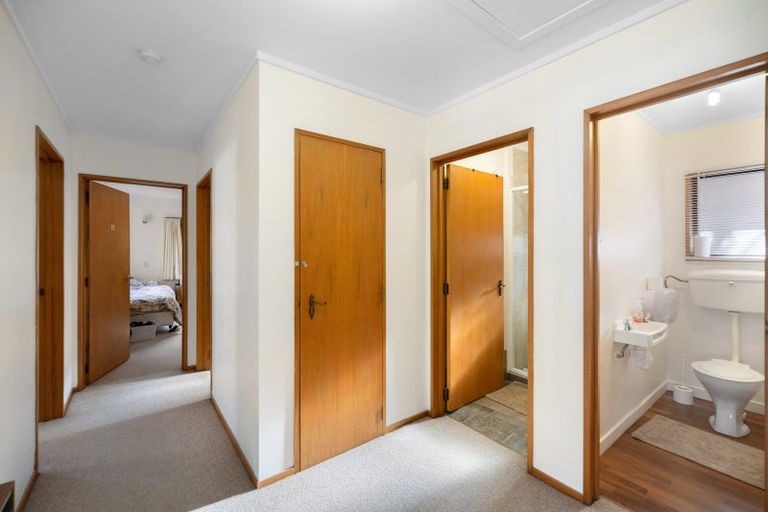 Photo of property in 8 Avalon Crescent, Fernhill, Queenstown, 9300