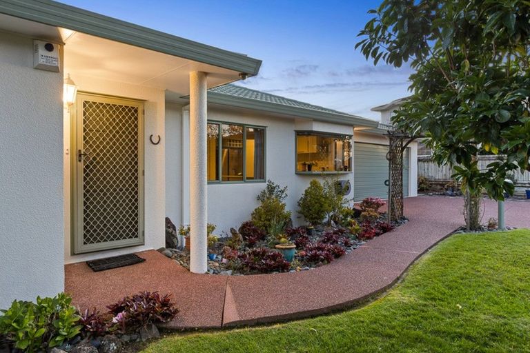 Photo of property in 14 Sunhill Road, Sunnyvale, Auckland, 0612