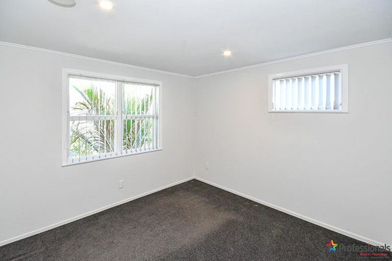 Photo of property in 51 Burbank Avenue, Manurewa, Auckland, 2102