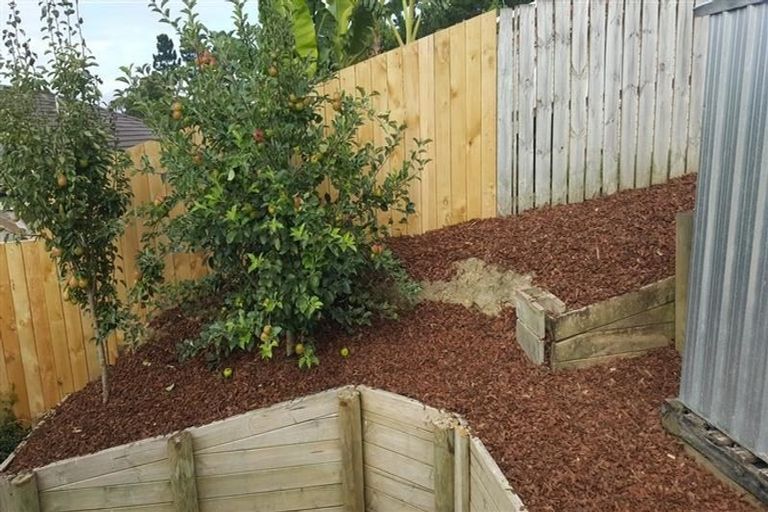 Photo of property in 25 Gordon Stanley Drive, Massey, Auckland, 0614