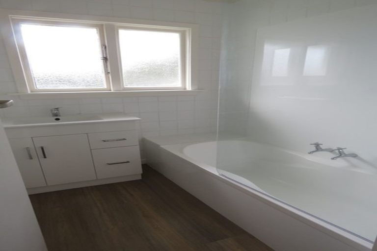 Photo of property in 106 Gilberthorpes Road, Hei Hei, Christchurch, 8042