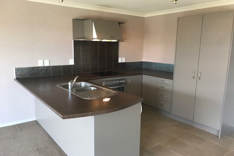 Photo of property in 41 Boston Parade, Kelvin Grove, Palmerston North, 4414