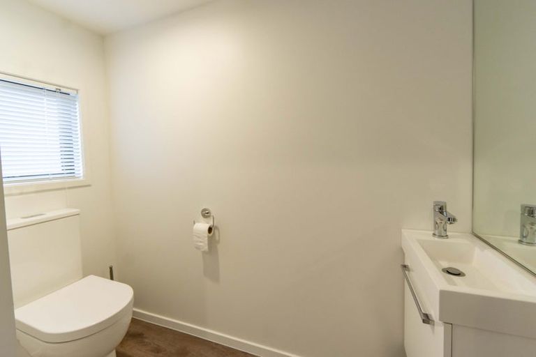 Photo of property in 64 Jacks Landing Drive, Hamilton Lake, Hamilton, 3204