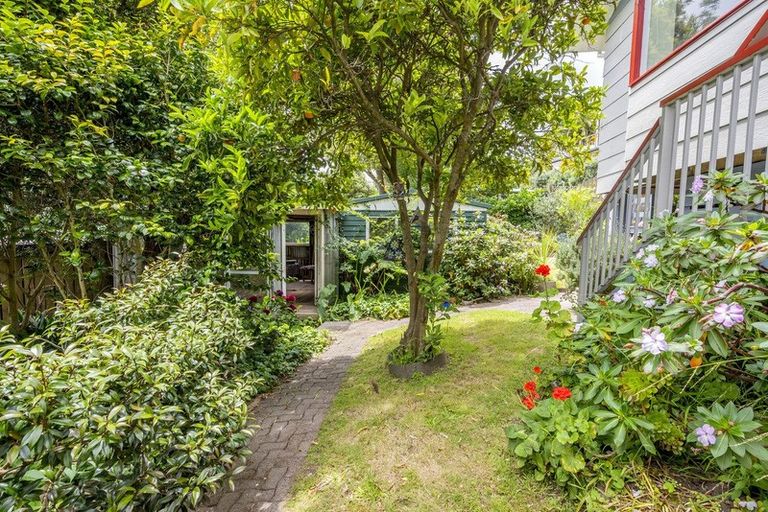 Photo of property in 5 Sunset Terrace, Waikanae Beach, Waikanae, 5036
