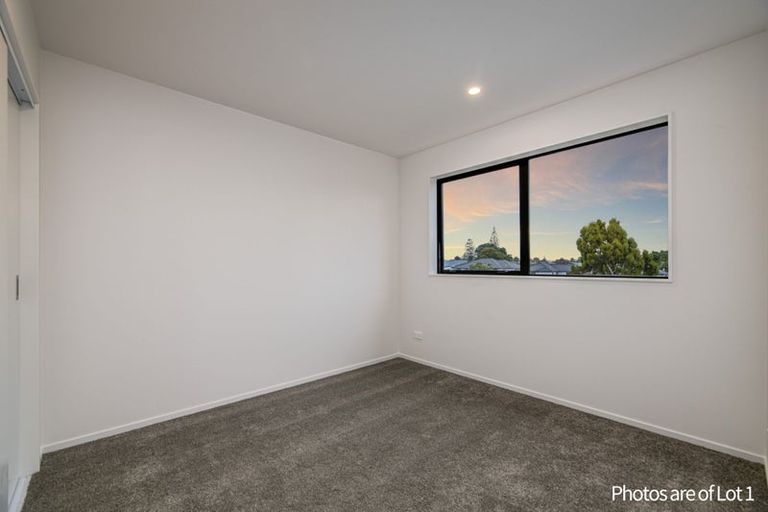 Photo of property in 5/17 Kingdale Road, Henderson, Auckland, 0610