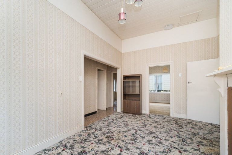 Photo of property in 94 Victoria Avenue, Palmerston North, 4410