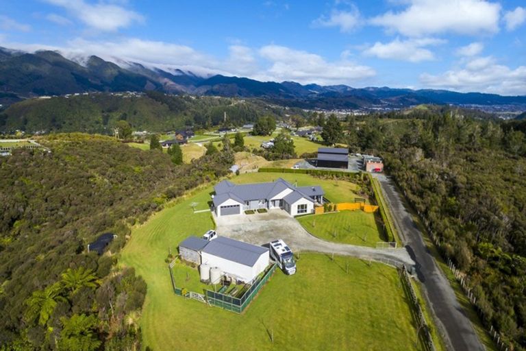 Photo of property in 33a Kenneth Gillies Way, Birchville, Upper Hutt, 5372