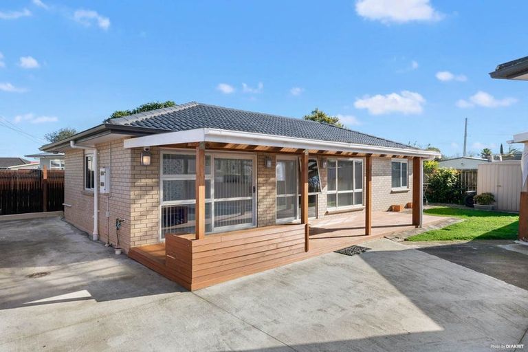 Photo of property in 49 Robertson Road, Favona, Auckland, 2024