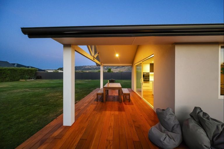 Photo of property in 3 De Bettencor Place, Mount Pisa, Cromwell, 9383