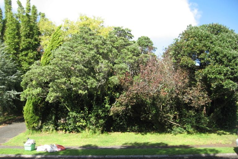 Photo of property in 13 Downsview Road, Pakuranga Heights, Auckland, 2010