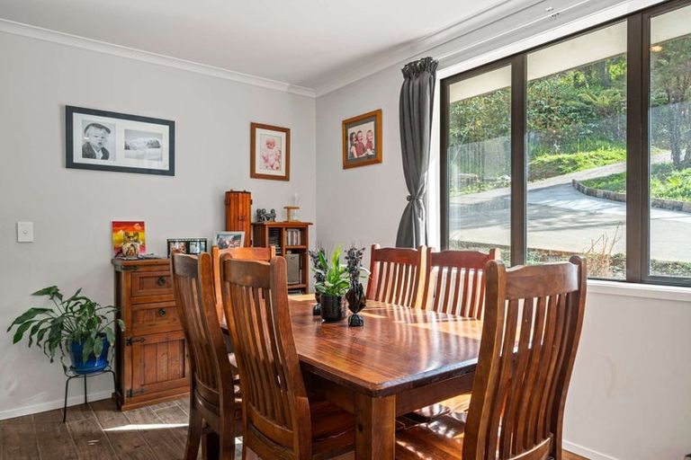 Photo of property in 296 Forest Hill Road, Waiatarua, Auckland, 0612