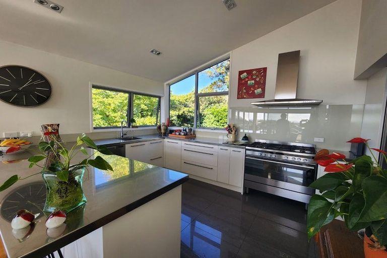 Photo of property in 11a Lismore Street, Strandon, New Plymouth, 4312