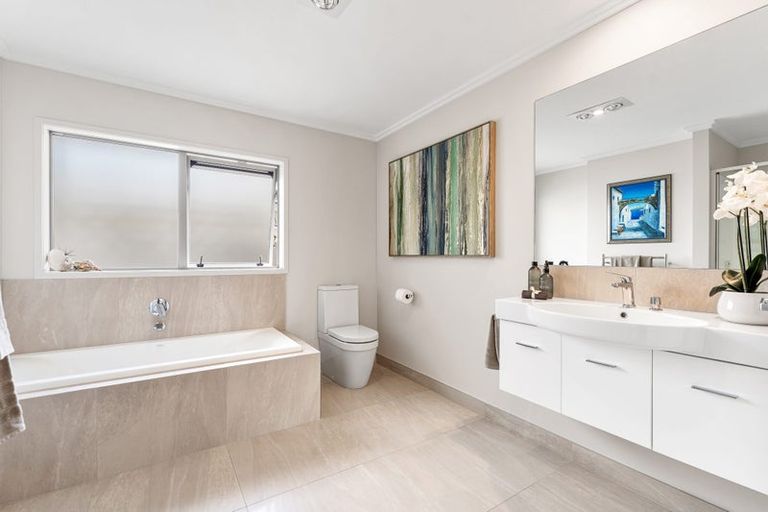 Photo of property in 7 Laurie Street, Red Beach, 0932