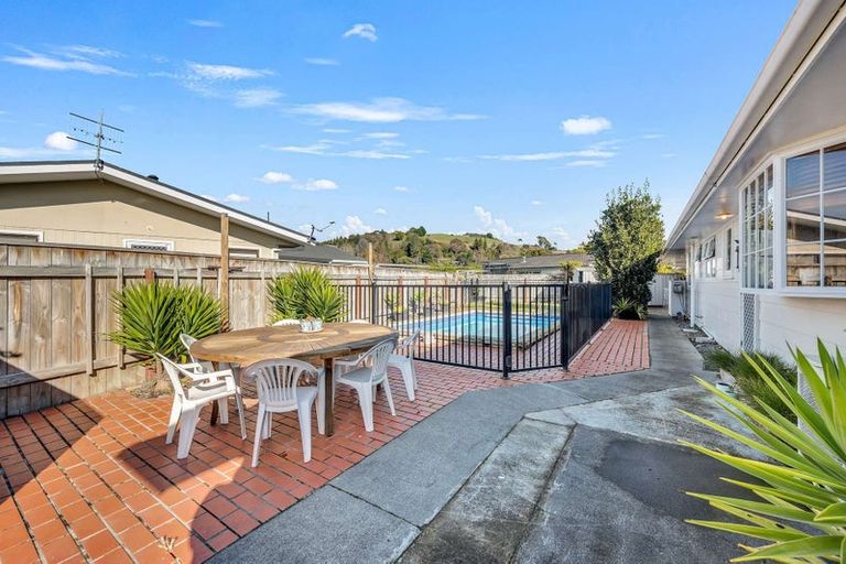 Photo of property in 1 D'arcy Place, Taradale, Napier, 4112
