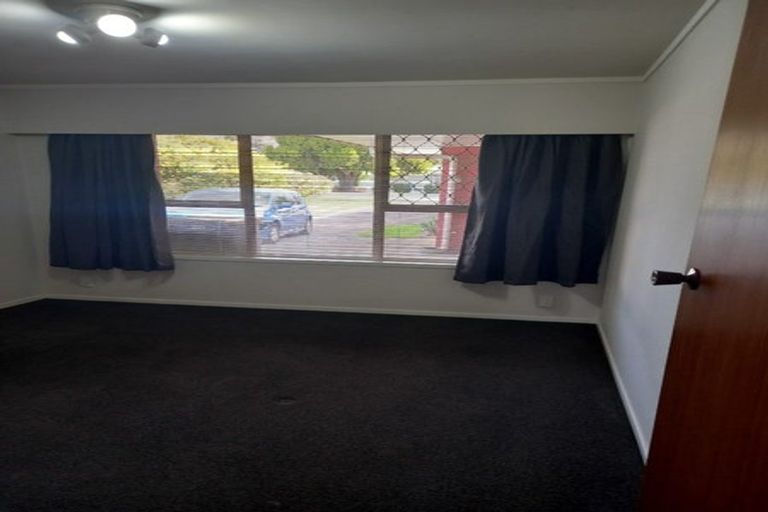 Photo of property in 2/10 Opaheke Road, Papakura, 2110