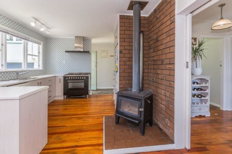 Photo of property in 432 Kawiu Road, Levin, 5510