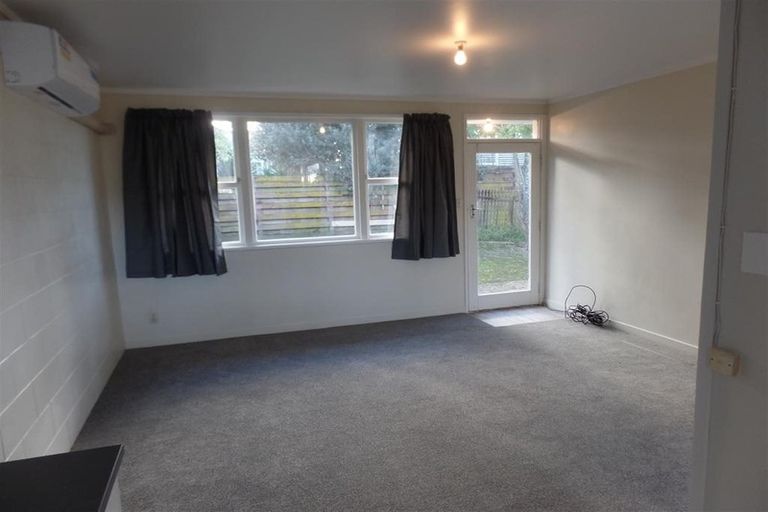 Photo of property in 2/67a Kenderdine Road, Papatoetoe, Auckland, 2025