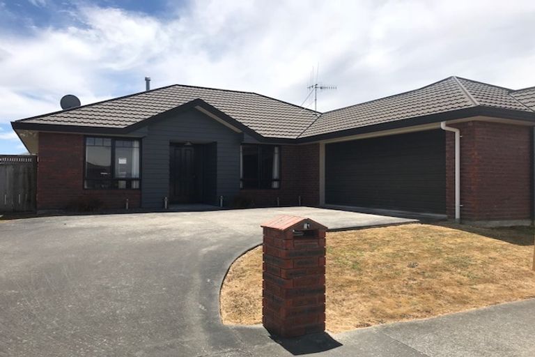 Photo of property in 41 Boston Parade, Kelvin Grove, Palmerston North, 4414