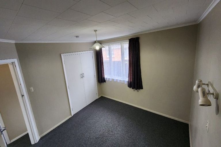 Photo of property in 2/6 Moeraki Road, Maoribank, Upper Hutt, 5018