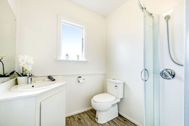 Photo of property in 70 Inwoods Road, Parklands, Christchurch, 8083