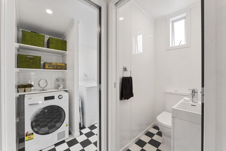 Photo of property in 39 Mako Mako Road, Levin, 5510