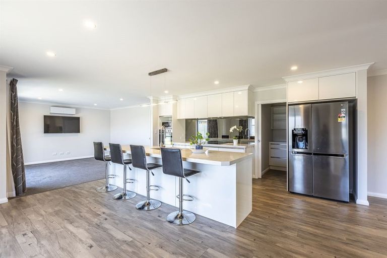 Photo of property in 4 Silicon Way, Fitzherbert, Palmerston North, 4410