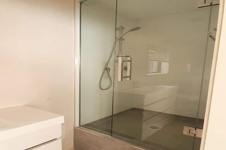 Photo of property in 146 Oaktree Avenue, Browns Bay, Auckland, 0630