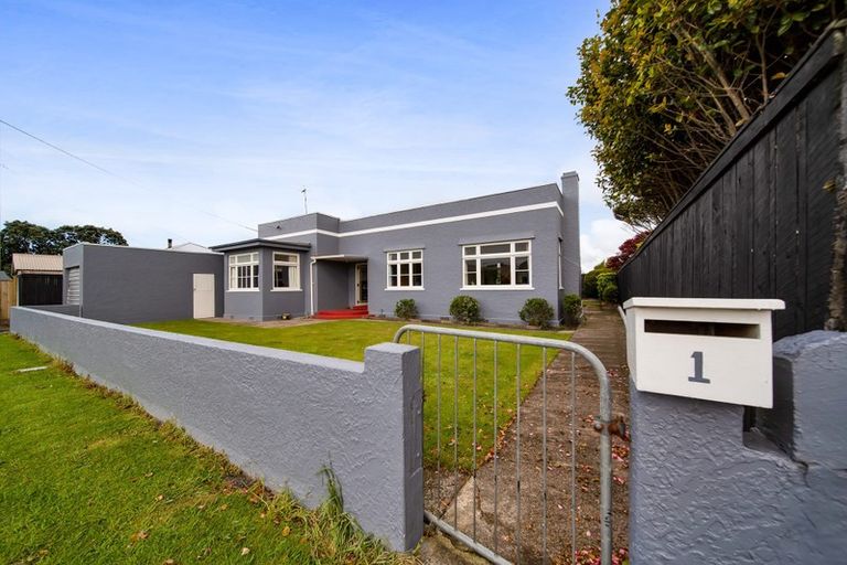 Photo of property in 1 Disraeli Street, Hawera, 4610