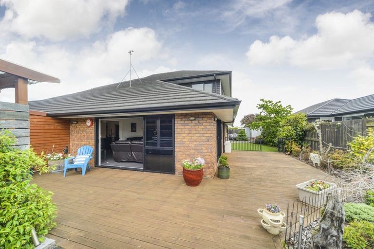 Photo of property in 14 Pegasus Place, Kelvin Grove, Palmerston North, 4414