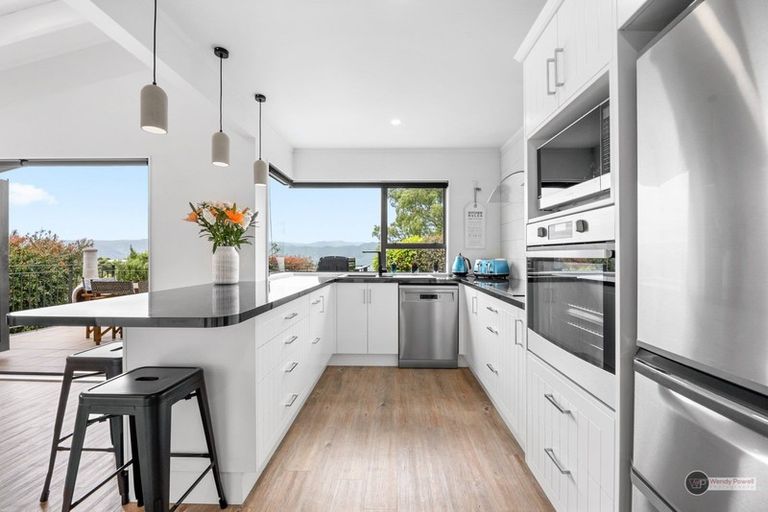 Photo of property in 33b Pekanga Road, Normandale, Lower Hutt, 5010