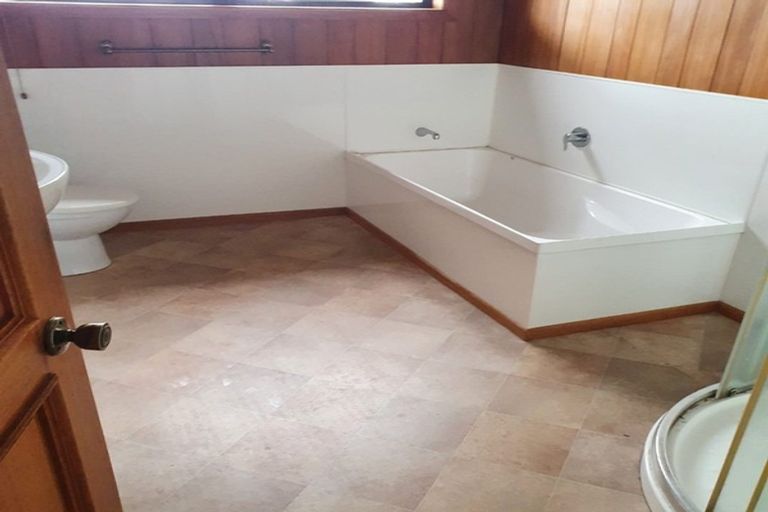 Photo of property in 1 Millen Place, Clarks Beach, 2122