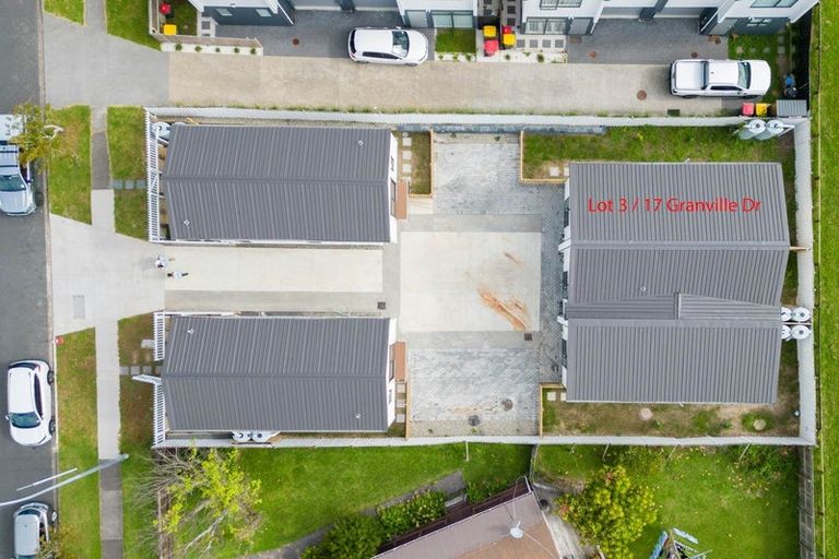 Photo of property in 17e Granville Drive, Massey, Auckland, 0614