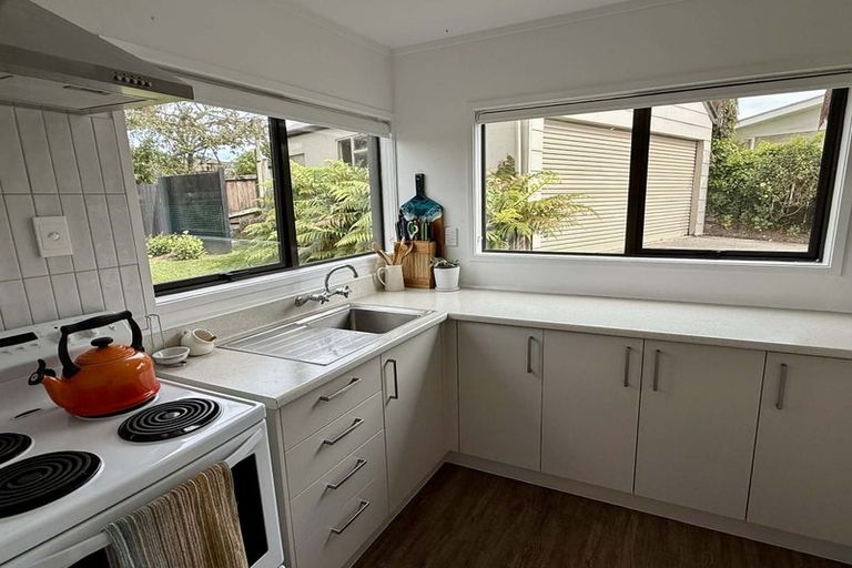 Photo of property in 10 Campbell Place, Pukehangi, Rotorua, 3015